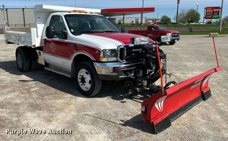 image for item DR4619 2003 Ford F550 Super Duty XLT  dump truck