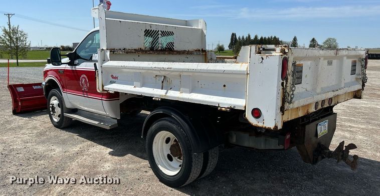 image for item DR4619 2003 Ford F550 Super Duty XLT  dump truck