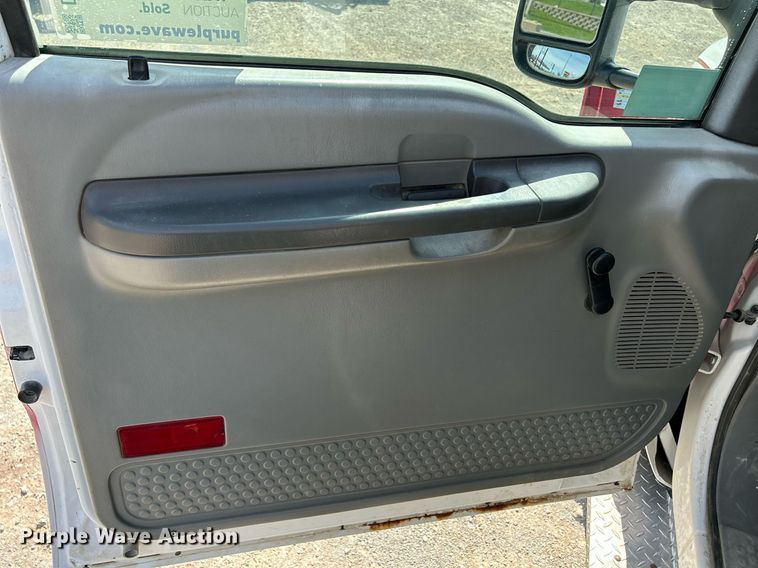 image for item DR4619 2003 Ford F550 Super Duty XLT  dump truck