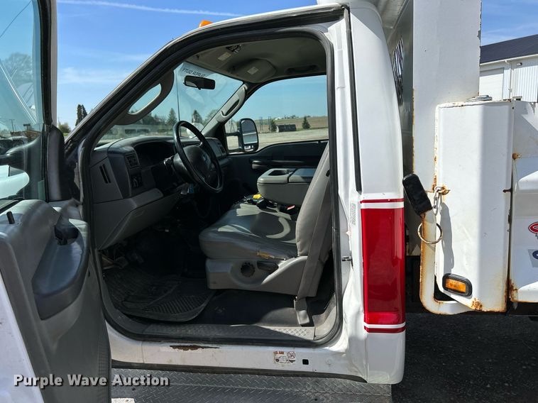 image for item DR4619 2003 Ford F550 Super Duty XLT  dump truck