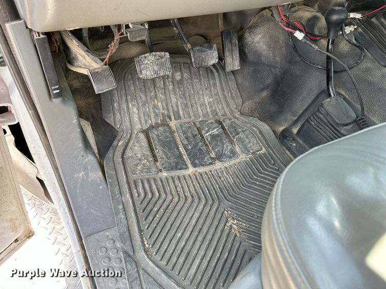 image for item DR4619 2003 Ford F550 Super Duty XLT  dump truck