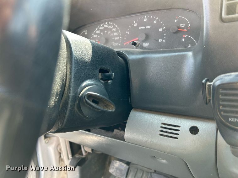 image for item DR4619 2003 Ford F550 Super Duty XLT  dump truck