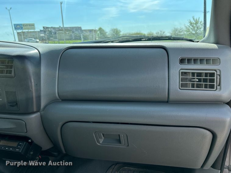 image for item DR4619 2003 Ford F550 Super Duty XLT  dump truck