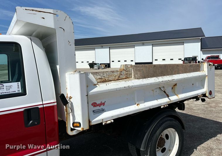 image for item DR4619 2003 Ford F550 Super Duty XLT  dump truck