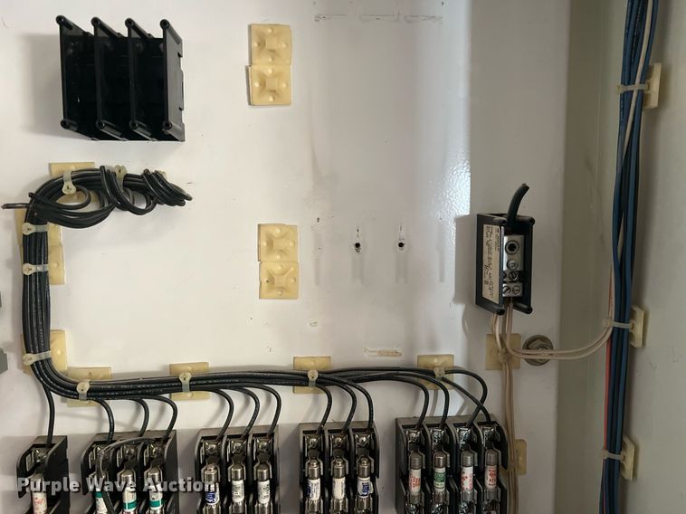 image for item DR5643 SBS  paint booth