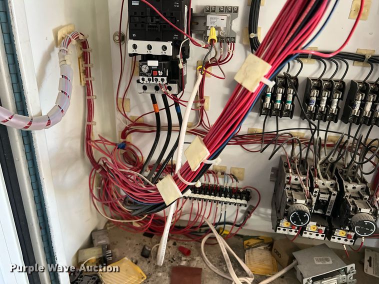 image for item DR5643 SBS  paint booth