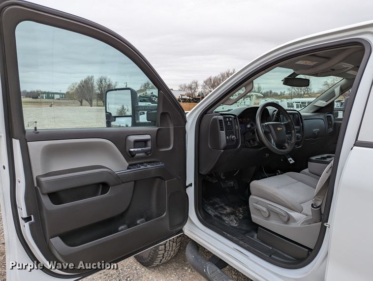 image for item DR6816 2016 Chevrolet Silverado 2500HD  Double Cab pickup truck