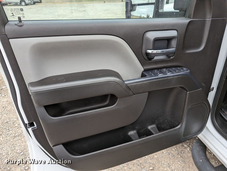 image for item DR6816 2016 Chevrolet Silverado 2500HD  Double Cab pickup truck