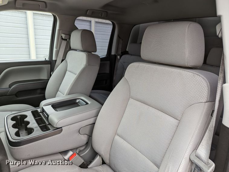 image for item DR6816 2016 Chevrolet Silverado 2500HD  Double Cab pickup truck