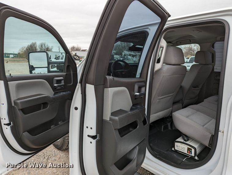 image for item DR6816 2016 Chevrolet Silverado 2500HD  Double Cab pickup truck