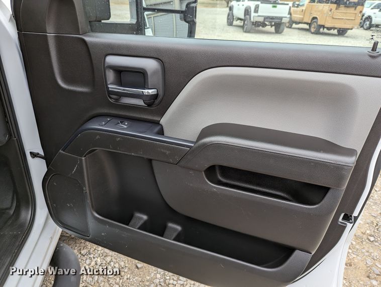 image for item DR6816 2016 Chevrolet Silverado 2500HD  Double Cab pickup truck