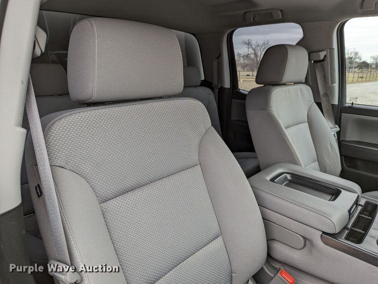 image for item DR6816 2016 Chevrolet Silverado 2500HD  Double Cab pickup truck