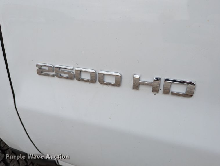 image for item DR6816 2016 Chevrolet Silverado 2500HD  Double Cab pickup truck