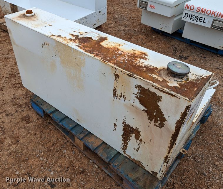 image for item DR6954 Auxiliary fuel tank