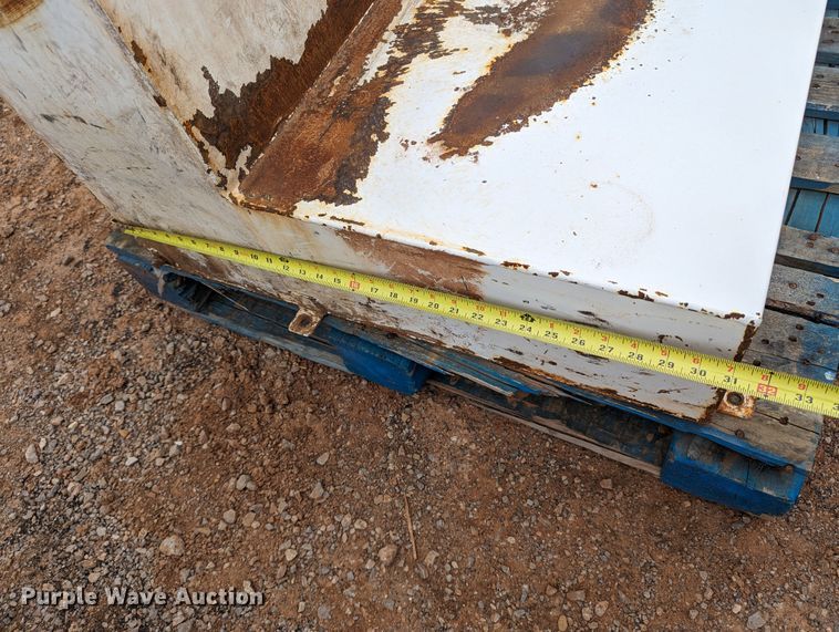 image for item DR6954 Auxiliary fuel tank