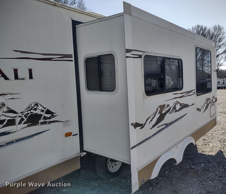 image for item DR8246 2007 Denali  camper