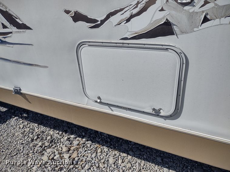 image for item DR8246 2007 Denali  camper