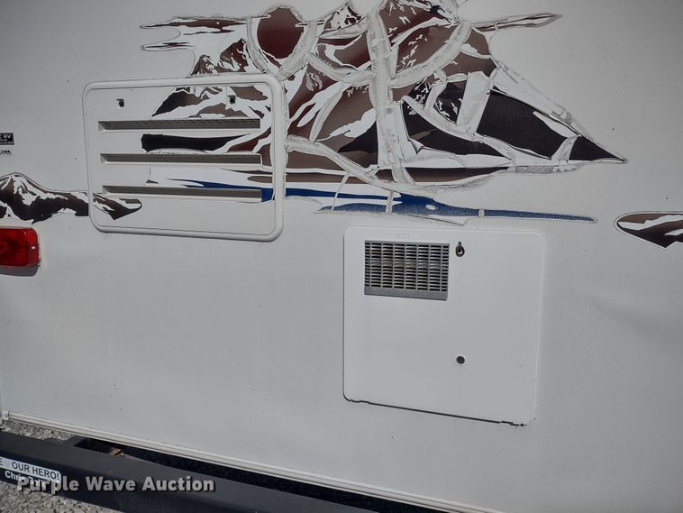 image for item DR8246 2007 Denali  camper