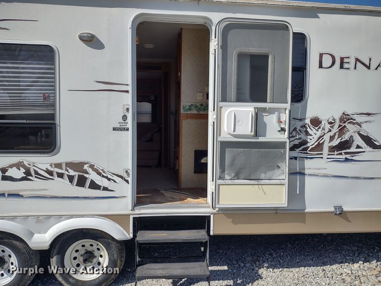 image for item DR8246 2007 Denali  camper