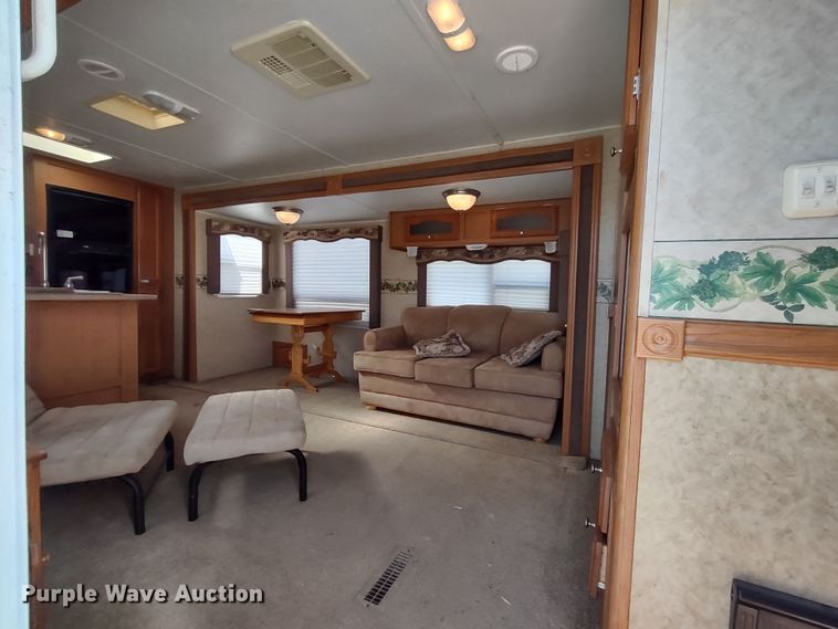 image for item DR8246 2007 Denali  camper