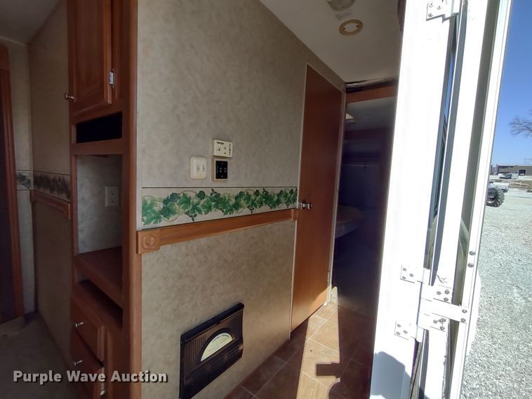 image for item DR8246 2007 Denali  camper