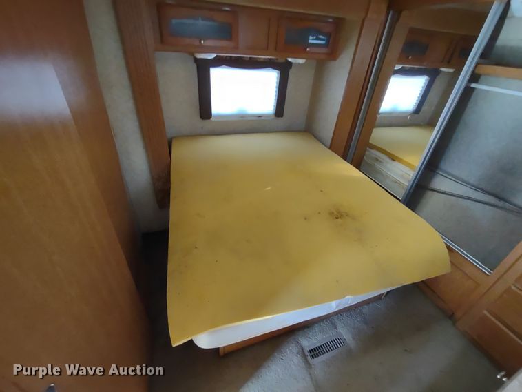 image for item DR8246 2007 Denali  camper