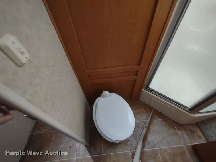 image for item DR8246 2007 Denali  camper