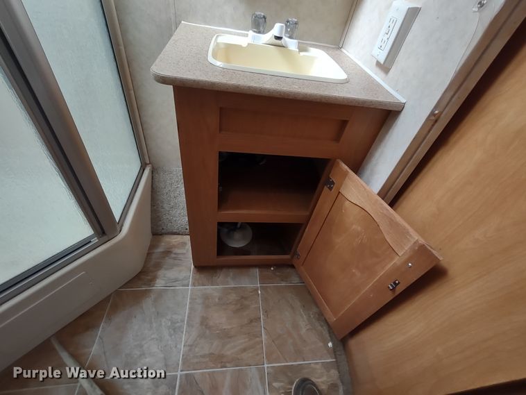 image for item DR8246 2007 Denali  camper