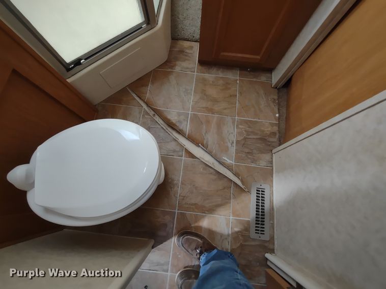 image for item DR8246 2007 Denali  camper