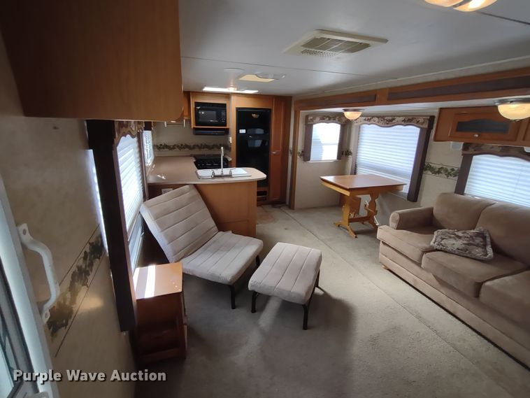 image for item DR8246 2007 Denali  camper