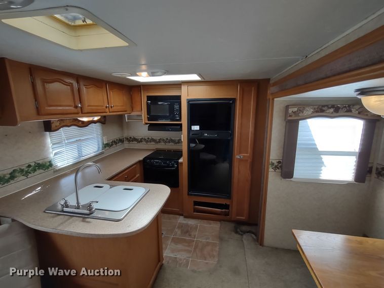 image for item DR8246 2007 Denali  camper