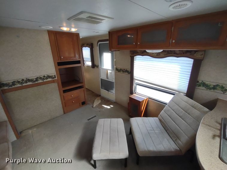 image for item DR8246 2007 Denali  camper