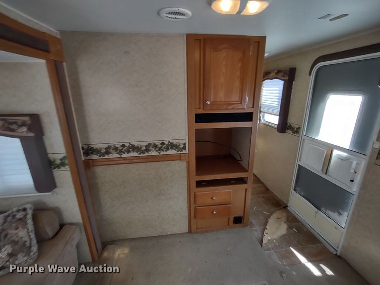 image for item DR8246 2007 Denali  camper