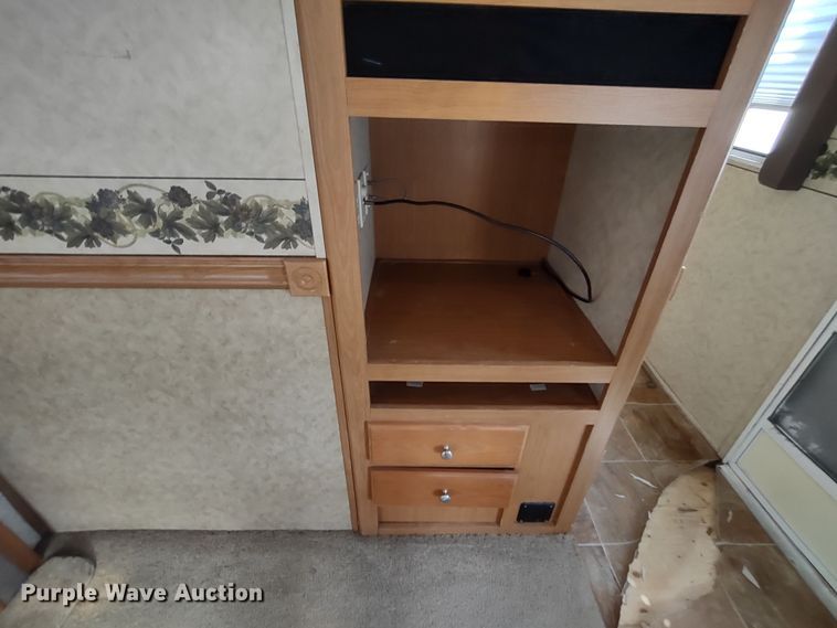 image for item DR8246 2007 Denali  camper