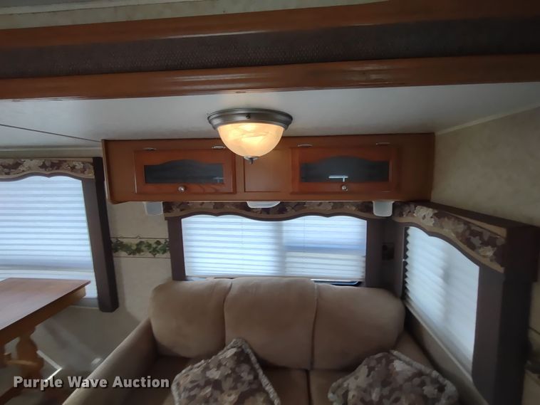 image for item DR8246 2007 Denali  camper