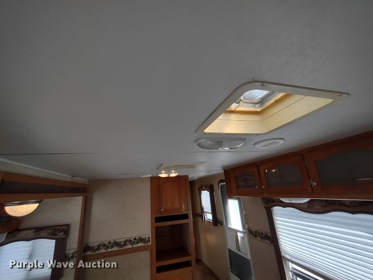 image for item DR8246 2007 Denali  camper