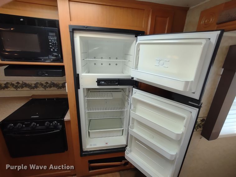 image for item DR8246 2007 Denali  camper