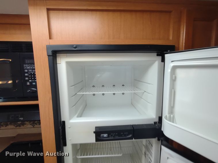 image for item DR8246 2007 Denali  camper