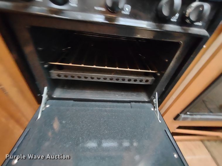 image for item DR8246 2007 Denali  camper