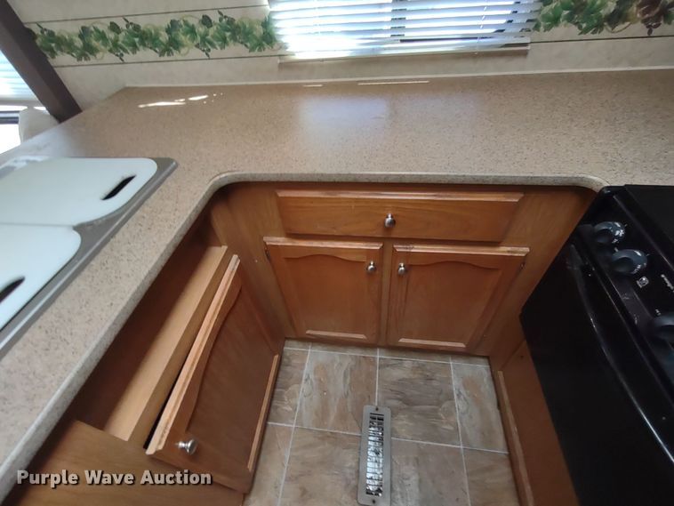 image for item DR8246 2007 Denali  camper