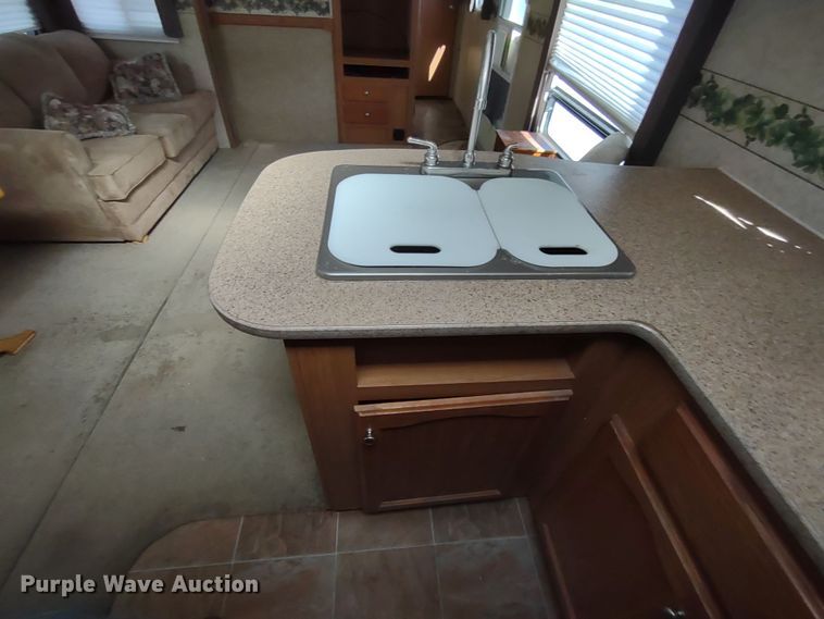 image for item DR8246 2007 Denali  camper