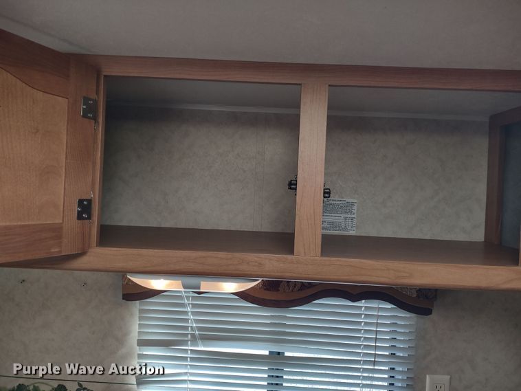 image for item DR8246 2007 Denali  camper