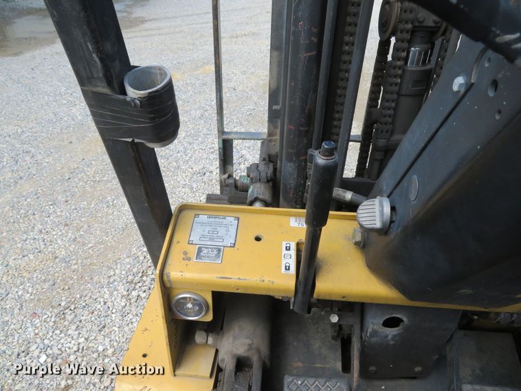 image for item FB9838 Caterpillar VC60E  forklift