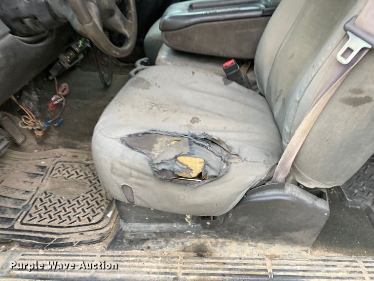 image for item HN9864 2003 GMC Sierra 2500HD  Ext. Cab pickup truck