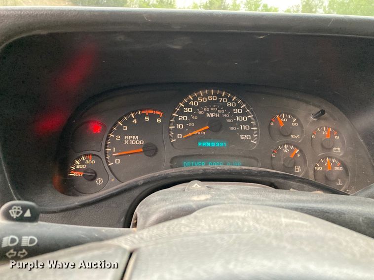 image for item HN9864 2003 GMC Sierra 2500HD  Ext. Cab pickup truck