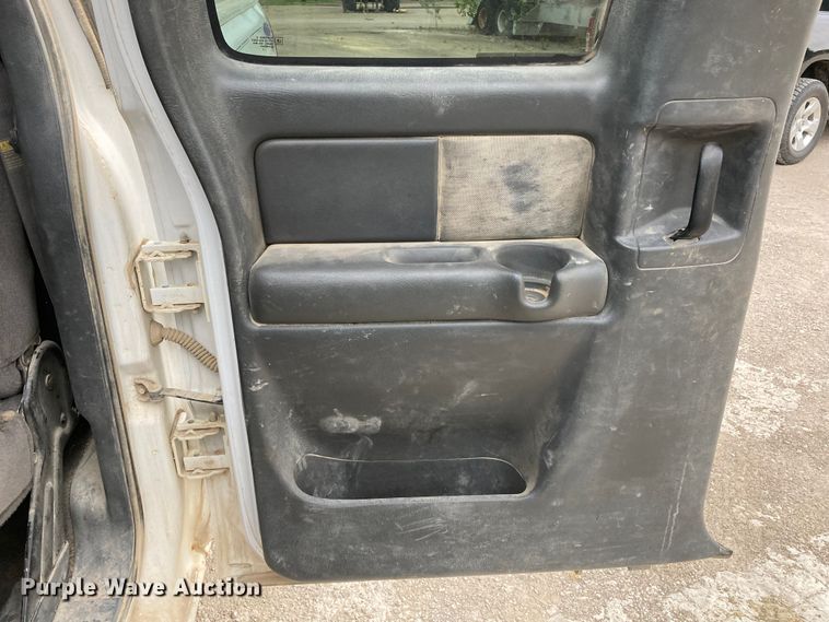 image for item HN9864 2003 GMC Sierra 2500HD  Ext. Cab pickup truck