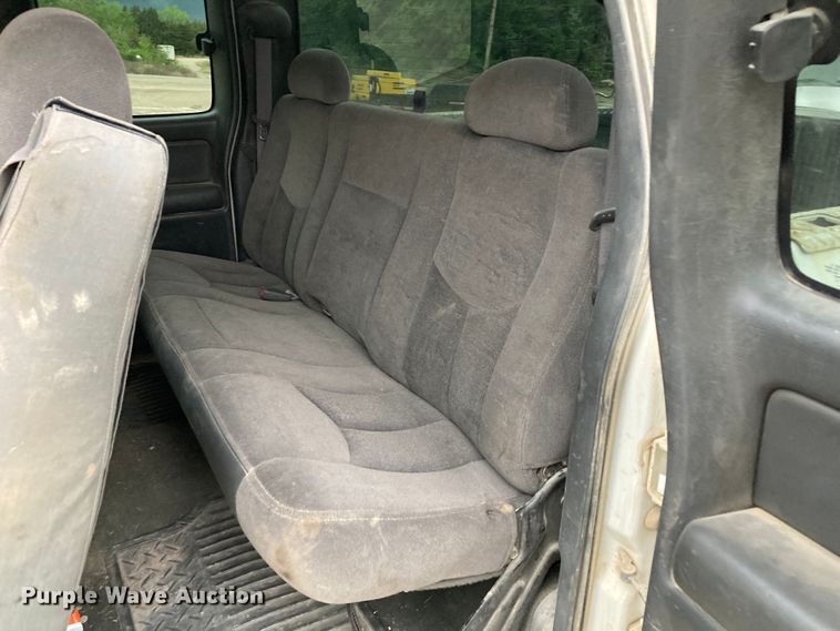 image for item HN9864 2003 GMC Sierra 2500HD  Ext. Cab pickup truck