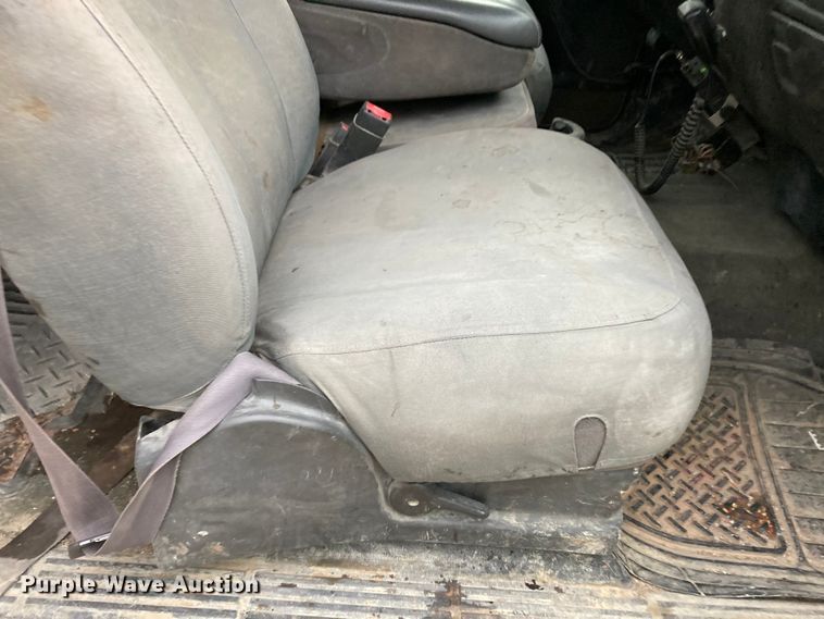 image for item HN9864 2003 GMC Sierra 2500HD  Ext. Cab pickup truck