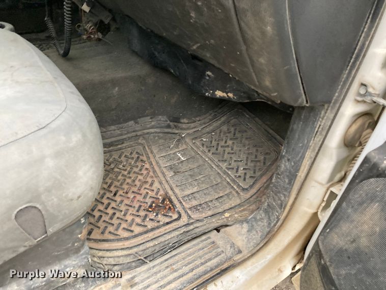 image for item HN9864 2003 GMC Sierra 2500HD  Ext. Cab pickup truck