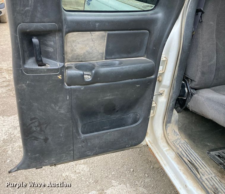 image for item HN9864 2003 GMC Sierra 2500HD  Ext. Cab pickup truck